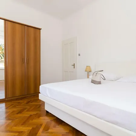 Апартаменты Entre Les Jardins Дубровник